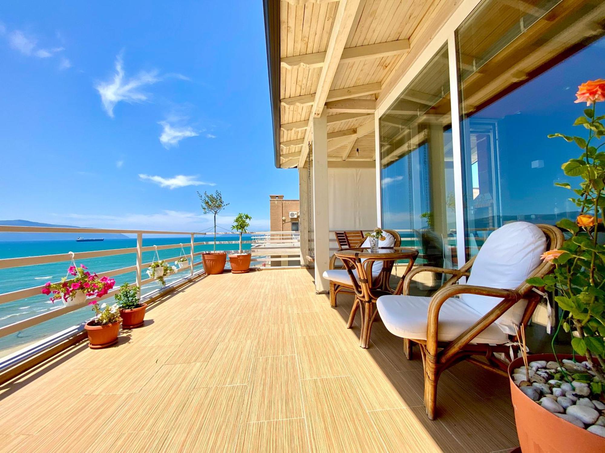 Eka Luxury Two-Bedroom Seaview Apartment Avlonya Dış mekan fotoğraf