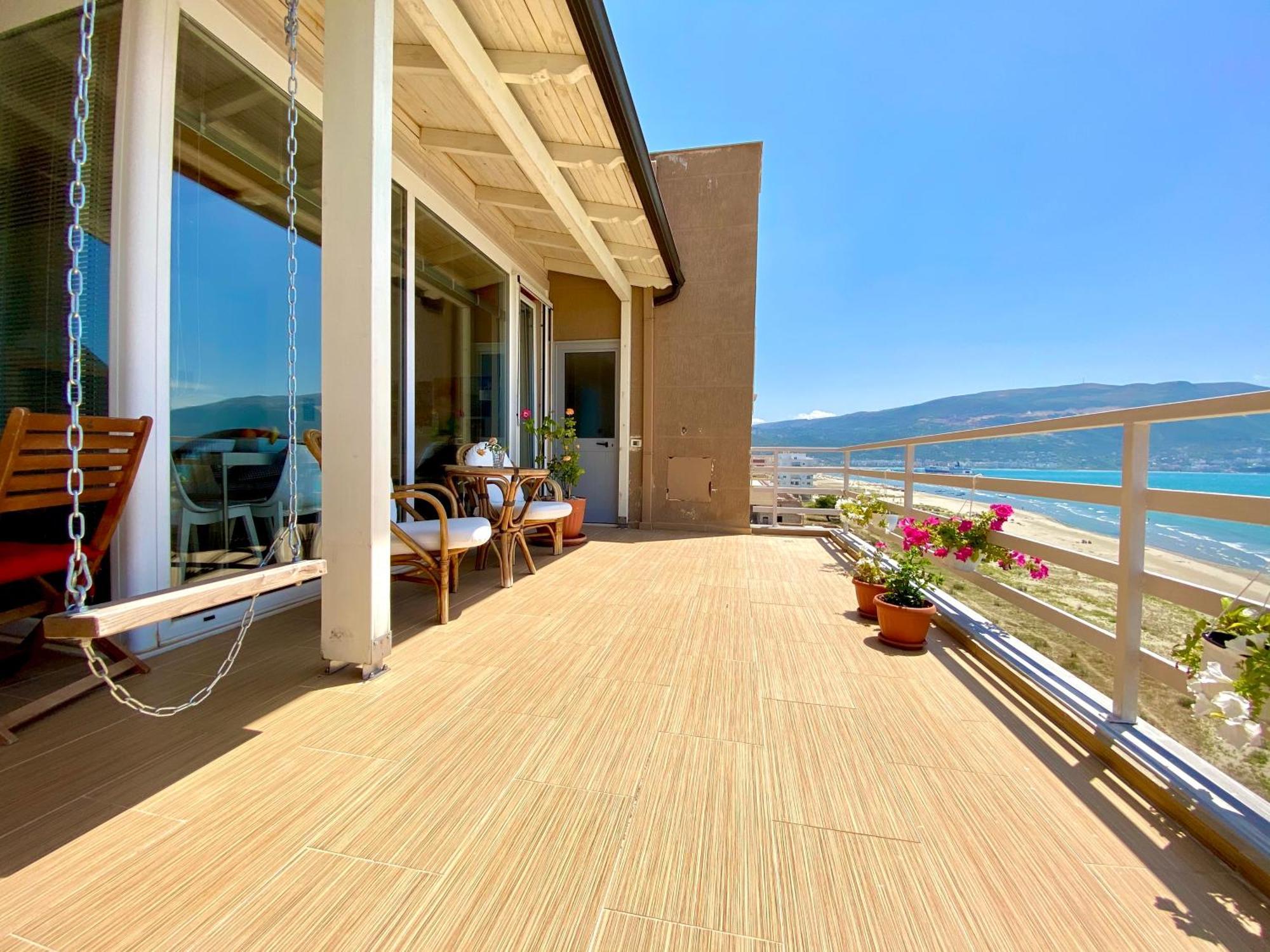 Eka Luxury Two-Bedroom Seaview Apartment Avlonya Dış mekan fotoğraf