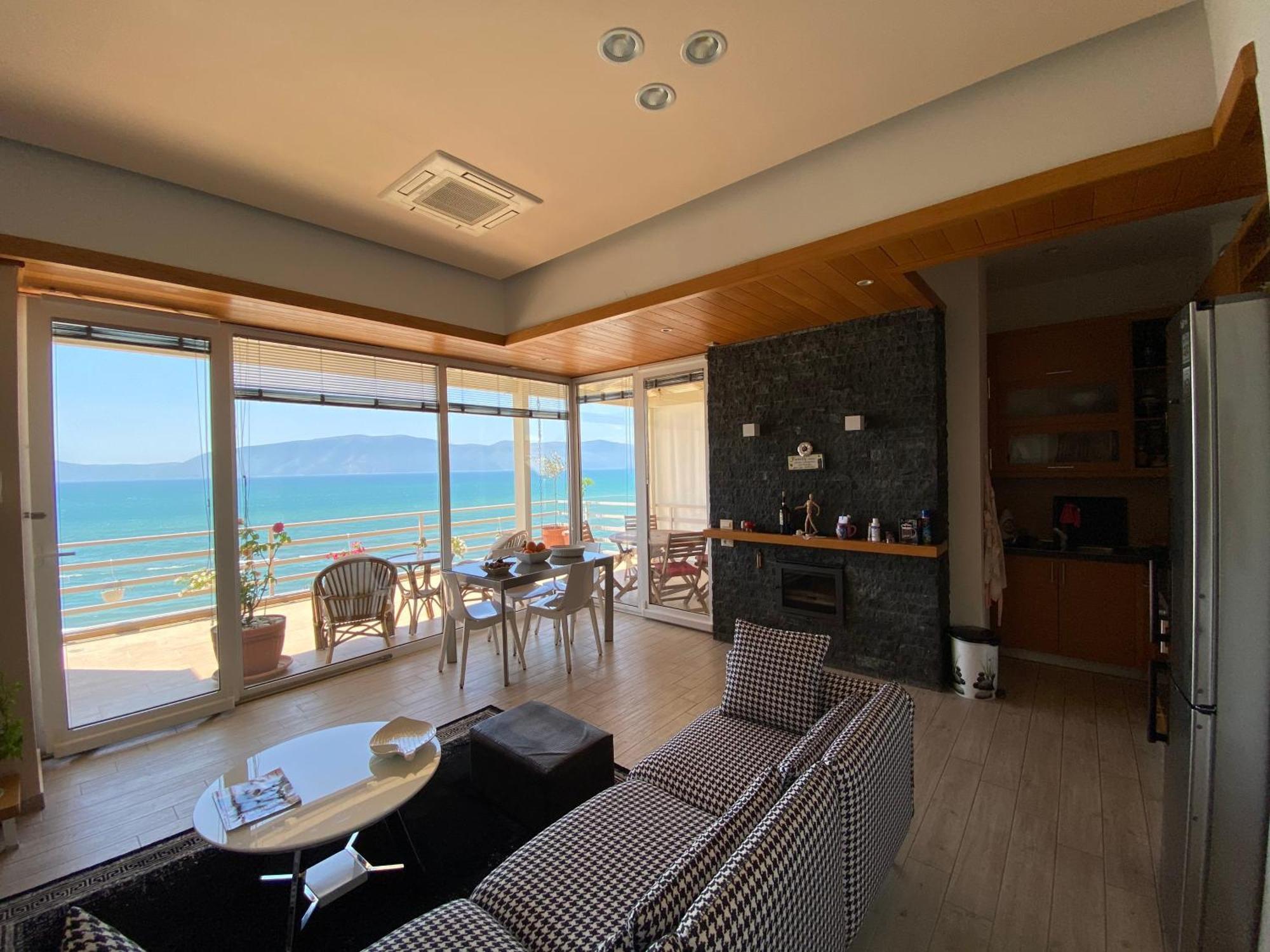 Eka Luxury Two-Bedroom Seaview Apartment Avlonya Dış mekan fotoğraf